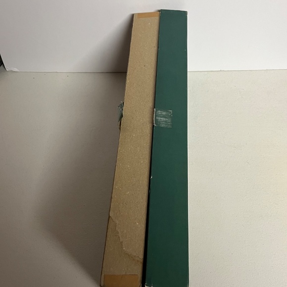 Patrician Green Box 0f 12 Hand Dipped Candles Classic 18" Dripless Smokeless - Picture 8 of 9